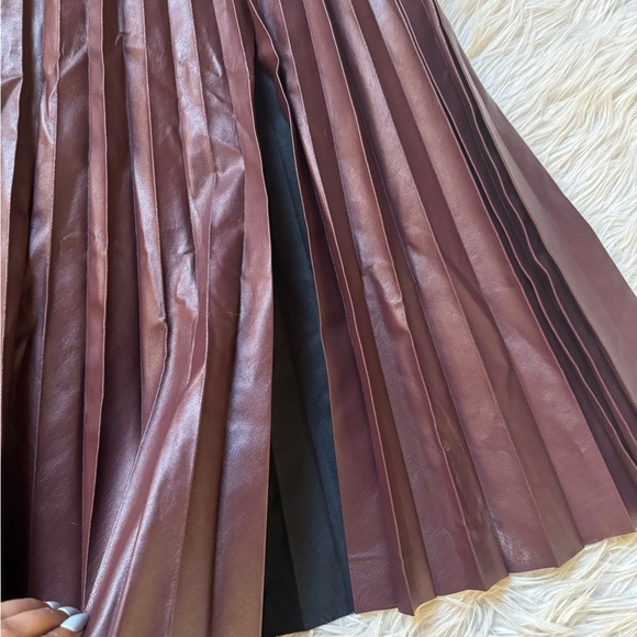 INTERMIX ZURI PLEATED VEGAN LEATHER SKIRT - 0 - Picture 3 of 8